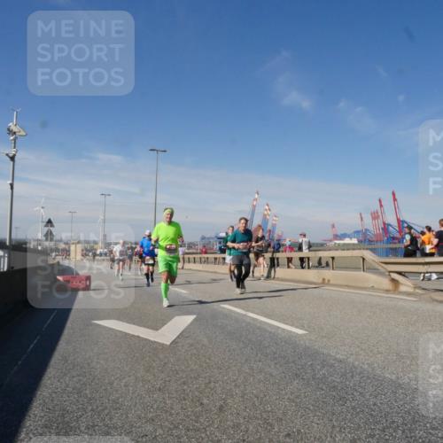 03.10.2025 - Köhlbrandbrückenlauf Matties Gatica Varas http://msf.ph/oto/8989341 03.10.2025 12:36:52 Position 2 1 meine-sportfotos.de