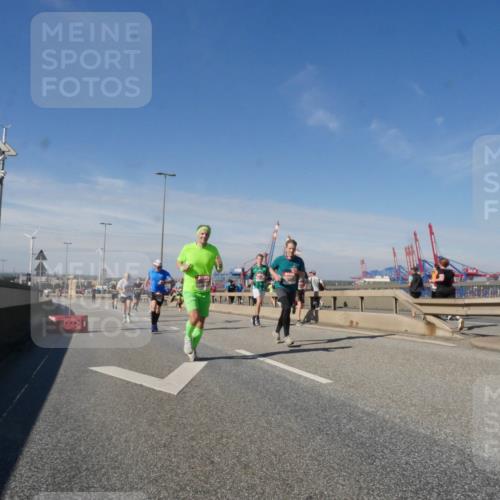 03.10.2025 - Köhlbrandbrückenlauf Matties Gatica Varas http://msf.ph/oto/8989345 03.10.2025 12:36:53 Position 2  meine-sportfotos.de