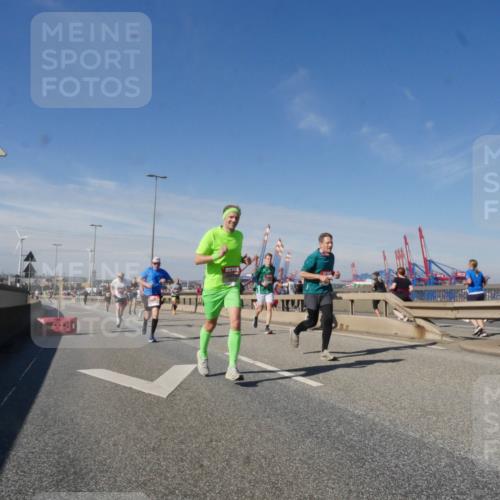 03.10.2025 - Köhlbrandbrückenlauf Matties Gatica Varas http://msf.ph/oto/8989349 03.10.2025 12:36:53 Position 2  meine-sportfotos.de