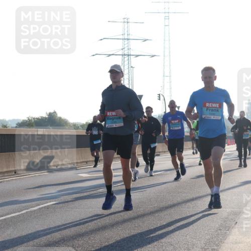 03.10.2025 - Köhlbrandbrückenlauf Luisa Fischer http://msf.ph/oto/8989354 03.10.2025 10:12:35 Position 3 1150, 1030, 1 meine-sportfotos.de