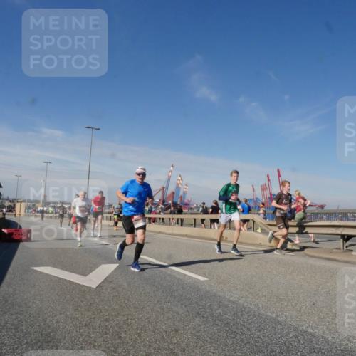 03.10.2025 - Köhlbrandbrückenlauf Matties Gatica Varas http://msf.ph/oto/8989359 03.10.2025 12:36:55 Position 2  meine-sportfotos.de