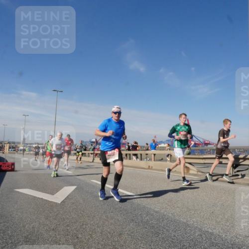 03.10.2025 - Köhlbrandbrückenlauf Matties Gatica Varas http://msf.ph/oto/8989362 03.10.2025 12:36:55 Position 2  meine-sportfotos.de