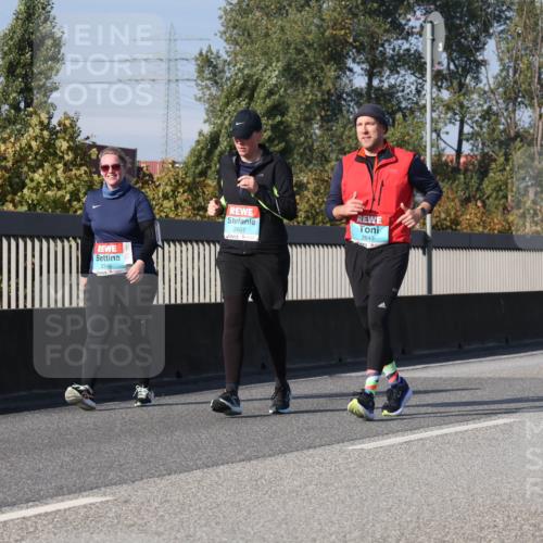 03.10.2025 - Köhlbrandbrückenlauf Luisa Fischer http://msf.ph/oto/8989364 03.10.2025 11:28:58 Position 3 2546, 2607, 2643 meine-sportfotos.de
