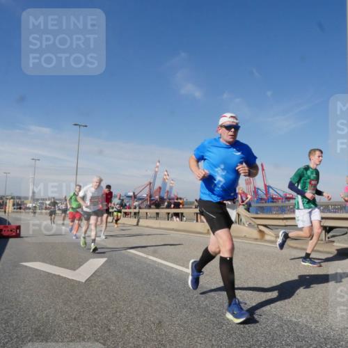 03.10.2025 - Köhlbrandbrückenlauf Matties Gatica Varas http://msf.ph/oto/8989365 03.10.2025 12:36:56 Position 2  meine-sportfotos.de