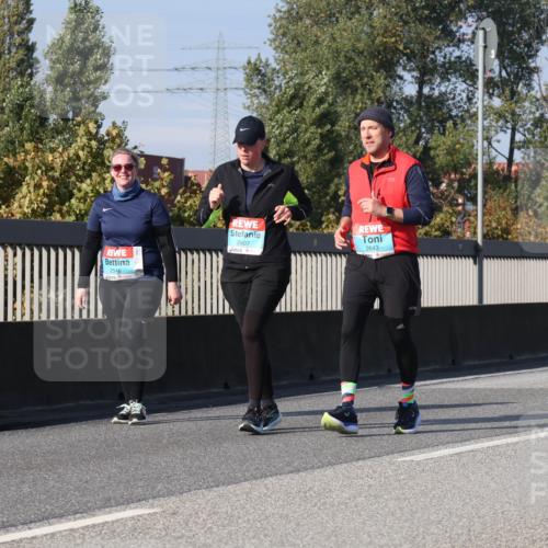 03.10.2025 - Köhlbrandbrückenlauf Luisa Fischer http://msf.ph/oto/8989370 03.10.2025 11:28:59 Position 3 2546, 2607, 2643 meine-sportfotos.de