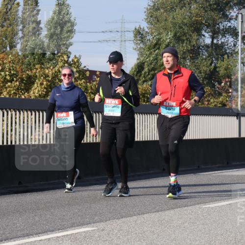 03.10.2025 - Köhlbrandbrückenlauf Luisa Fischer http://msf.ph/oto/8989375 03.10.2025 11:28:59 Position 3 2607, 2643, 2546 meine-sportfotos.de