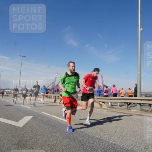 03.10.2025 - Köhlbrandbrückenlauf Matties Gatica Varas http://msf.ph/oto/8989382 03.10.2025 12:36:58 Position 2  meine-sportfotos.de