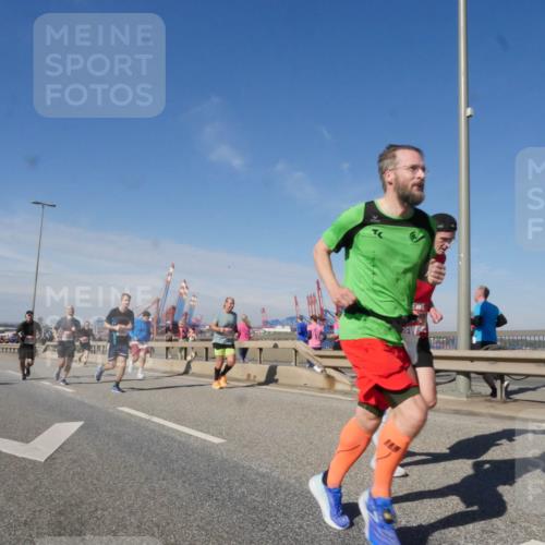 03.10.2025 - Köhlbrandbrückenlauf Matties Gatica Varas http://msf.ph/oto/8989384 03.10.2025 12:36:59 Position 2  meine-sportfotos.de