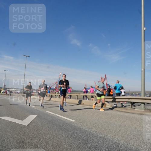03.10.2025 - Köhlbrandbrückenlauf Matties Gatica Varas http://msf.ph/oto/8989389 03.10.2025 12:37:00 Position 2  meine-sportfotos.de