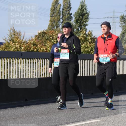 03.10.2025 - Köhlbrandbrückenlauf Luisa Fischer http://msf.ph/oto/8989392 03.10.2025 11:29:00 Position 3 2546, 2607, 2643 meine-sportfotos.de
