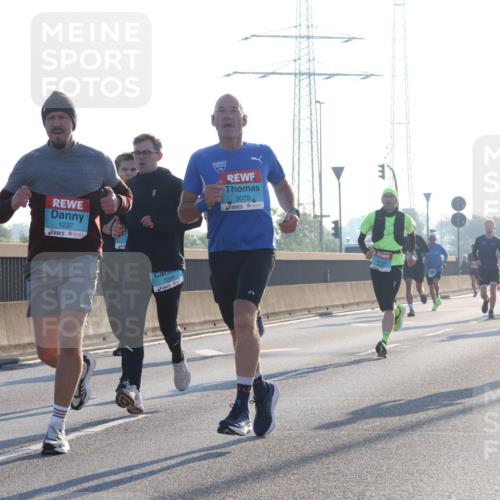 03.10.2025 - Köhlbrandbrückenlauf Luisa Fischer http://msf.ph/oto/8989396 03.10.2025 10:12:37 Position 3 1237, 1095, 3079 meine-sportfotos.de