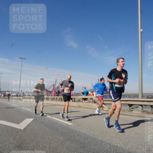 03.10.2025 - Köhlbrandbrückenlauf Matties Gatica Varas http://msf.ph/oto/8989399 03.10.2025 12:37:01 Position 2 1111111 meine-sportfotos.de