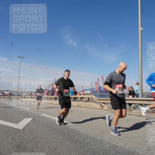 03.10.2025 - Köhlbrandbrückenlauf Matties Gatica Varas http://msf.ph/oto/8989405 03.10.2025 12:37:02 Position 2 4192 meine-sportfotos.de