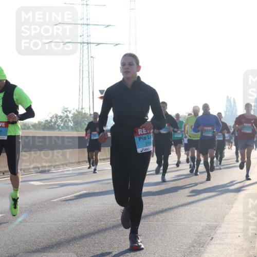 03.10.2025 - Köhlbrandbrückenlauf Luisa Fischer http://msf.ph/oto/8989442 03.10.2025 10:12:40 Position 3 3720, 2708, 1 meine-sportfotos.de