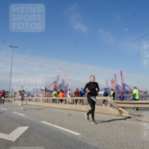 03.10.2025 - Köhlbrandbrückenlauf Matties Gatica Varas http://msf.ph/oto/8989443 03.10.2025 12:37:10 Position 2  meine-sportfotos.de