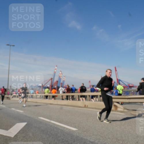 03.10.2025 - Köhlbrandbrückenlauf Matties Gatica Varas http://msf.ph/oto/8989445 03.10.2025 12:37:10 Position 2  meine-sportfotos.de
