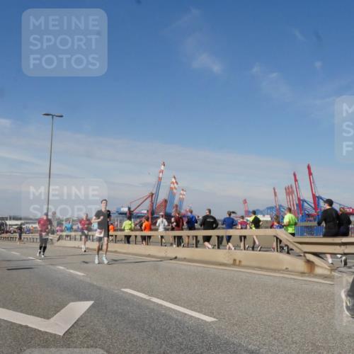 03.10.2025 - Köhlbrandbrückenlauf Matties Gatica Varas http://msf.ph/oto/8989449 03.10.2025 12:37:10 Position 2  meine-sportfotos.de