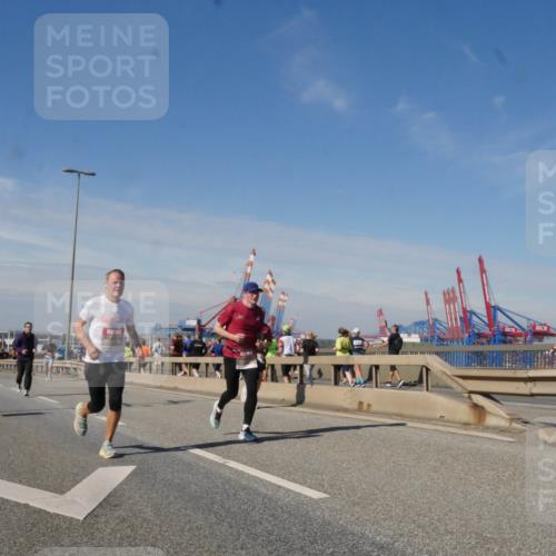 03.10.2025 - Köhlbrandbrückenlauf Matties Gatica Varas http://msf.ph/oto/8989471 03.10.2025 12:37:14 Position 2  meine-sportfotos.de