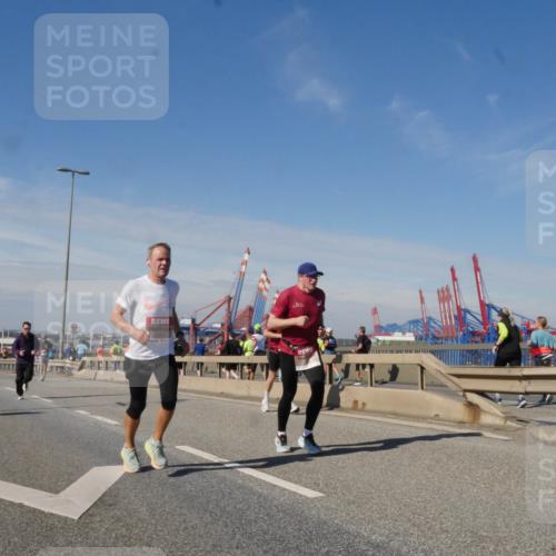 03.10.2025 - Köhlbrandbrückenlauf Matties Gatica Varas http://msf.ph/oto/8989474 03.10.2025 12:37:14 Position 2  meine-sportfotos.de