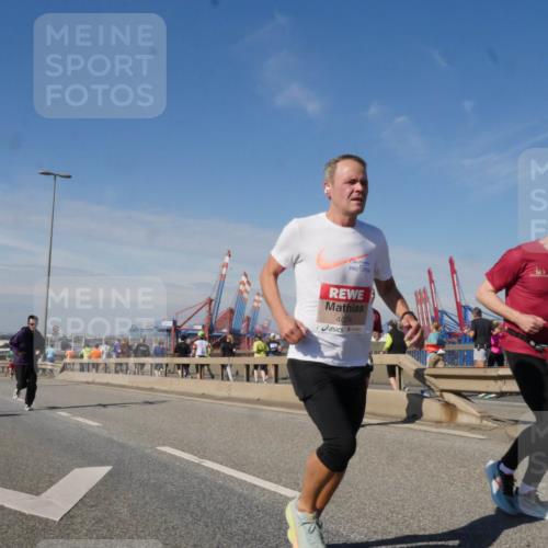 03.10.2025 - Köhlbrandbrückenlauf Matties Gatica Varas http://msf.ph/oto/8989479 03.10.2025 12:37:15 Position 2 4074 meine-sportfotos.de