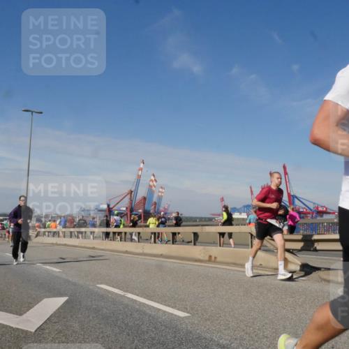 03.10.2025 - Köhlbrandbrückenlauf Matties Gatica Varas http://msf.ph/oto/8989483 03.10.2025 12:37:16 Position 2  meine-sportfotos.de