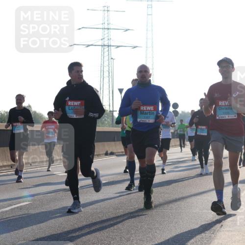 03.10.2025 - Köhlbrandbrückenlauf Luisa Fischer http://msf.ph/oto/8989488 03.10.2025 10:12:43 Position 3 1157, 1035, 1 meine-sportfotos.de