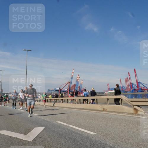 03.10.2025 - Köhlbrandbrückenlauf Matties Gatica Varas http://msf.ph/oto/8989497 03.10.2025 12:37:21 Position 2  meine-sportfotos.de