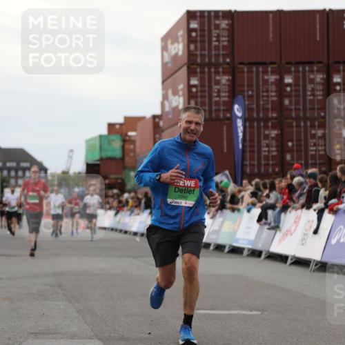 03.10.2025 - Köhlbrandbrückenlauf Yannick Fuchs http://msf.ph/oto/8989498 03.10.2025 16:01:15 Ziel 7282, 9346 meine-sportfotos.de