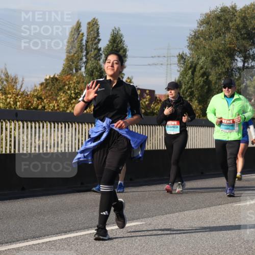 03.10.2025 - Köhlbrandbrückenlauf Luisa Fischer http://msf.ph/oto/8989501 03.10.2025 11:30:17 Position 3 3774, 1241 meine-sportfotos.de