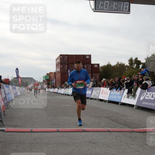 03.10.2025 - Köhlbrandbrückenlauf Yannick Fuchs http://msf.ph/oto/8989527 03.10.2025 16:01:16 Ziel 7282, 7965, 9346 meine-sportfotos.de