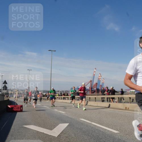 03.10.2025 - Köhlbrandbrückenlauf Matties Gatica Varas http://msf.ph/oto/8989529 03.10.2025 12:37:25 Position 2 44 meine-sportfotos.de