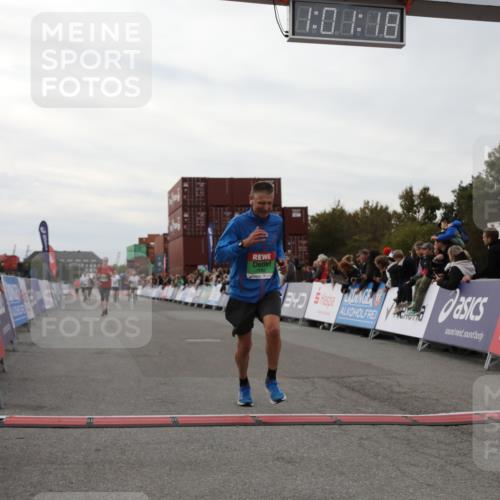 03.10.2025 - Köhlbrandbrückenlauf Yannick Fuchs http://msf.ph/oto/8989533 03.10.2025 16:01:16 Ziel 7282, 7965, 9346 meine-sportfotos.de