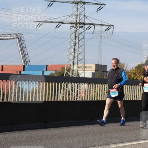 03.10.2025 - Köhlbrandbrückenlauf Luisa Fischer http://msf.ph/oto/8989535 03.10.2025 11:30:19 Position 3 700 meine-sportfotos.de