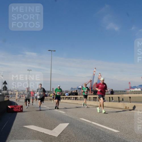 03.10.2025 - Köhlbrandbrückenlauf Matties Gatica Varas http://msf.ph/oto/8989536 03.10.2025 12:37:26 Position 2  meine-sportfotos.de