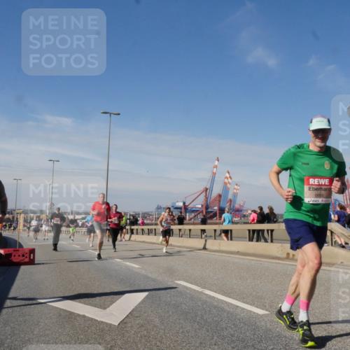 03.10.2025 - Köhlbrandbrückenlauf Matties Gatica Varas http://msf.ph/oto/8989559 03.10.2025 12:37:30 Position 2 6666 meine-sportfotos.de