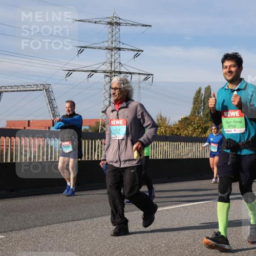 03.10.2025 - Köhlbrandbrückenlauf Luisa Fischer http://msf.ph/oto/8989561 03.10.2025 11:30:21 Position 3 3774, 9702, 2611 meine-sportfotos.de