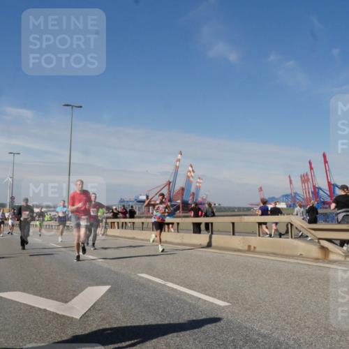 03.10.2025 - Köhlbrandbrückenlauf Matties Gatica Varas http://msf.ph/oto/8989566 03.10.2025 12:37:31 Position 2 15106 meine-sportfotos.de