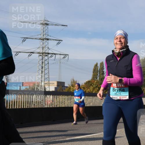 03.10.2025 - Köhlbrandbrückenlauf Luisa Fischer http://msf.ph/oto/8989583 03.10.2025 11:30:22 Position 3 702, 3575, 3195 meine-sportfotos.de