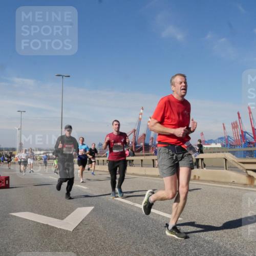 03.10.2025 - Köhlbrandbrückenlauf Matties Gatica Varas http://msf.ph/oto/8989584 03.10.2025 12:37:33 Position 2  meine-sportfotos.de