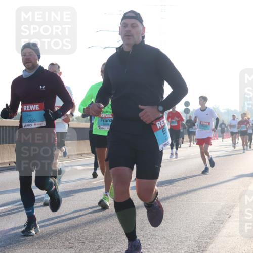 03.10.2025 - Köhlbrandbrückenlauf Luisa Fischer http://msf.ph/oto/8989587 03.10.2025 10:12:49 Position 3 1, 3834, 1079, 27, 1 meine-sportfotos.de