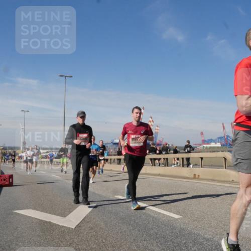 03.10.2025 - Köhlbrandbrückenlauf Matties Gatica Varas http://msf.ph/oto/8989589 03.10.2025 12:37:34 Position 2  meine-sportfotos.de