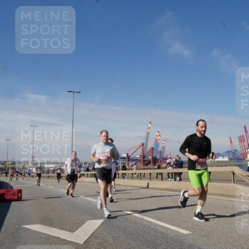 03.10.2025 - Köhlbrandbrückenlauf Matties Gatica Varas http://msf.ph/oto/8989622 03.10.2025 12:37:39 Position 2  meine-sportfotos.de