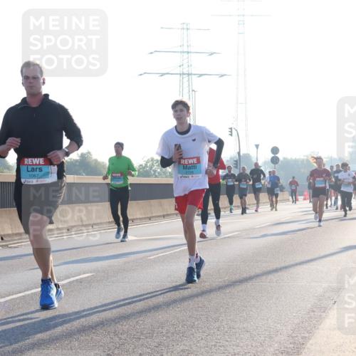 03.10.2025 - Köhlbrandbrückenlauf Luisa Fischer http://msf.ph/oto/8989624 03.10.2025 10:12:51 Position 3 1103, 1067, 2728, 1 meine-sportfotos.de