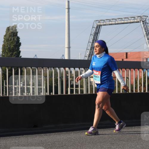 03.10.2025 - Köhlbrandbrückenlauf Luisa Fischer http://msf.ph/oto/8989631 03.10.2025 11:30:25 Position 3 3184, 780 meine-sportfotos.de