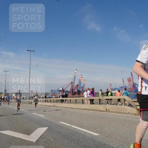 03.10.2025 - Köhlbrandbrückenlauf Matties Gatica Varas http://msf.ph/oto/8989644 03.10.2025 12:37:42 Position 2 4304 meine-sportfotos.de