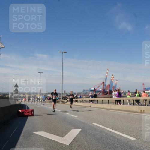 03.10.2025 - Köhlbrandbrückenlauf Matties Gatica Varas http://msf.ph/oto/8989647 03.10.2025 12:37:43 Position 2  meine-sportfotos.de