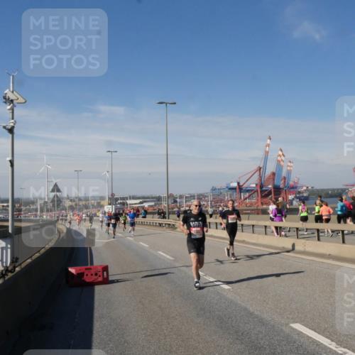 03.10.2025 - Köhlbrandbrückenlauf Matties Gatica Varas http://msf.ph/oto/8989656 03.10.2025 12:37:44 Position 2  meine-sportfotos.de