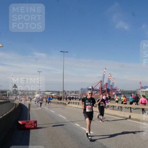 03.10.2025 - Köhlbrandbrückenlauf Matties Gatica Varas http://msf.ph/oto/8989660 03.10.2025 12:37:45 Position 2  meine-sportfotos.de