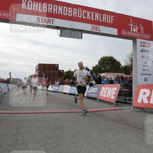 03.10.2025 - Köhlbrandbrückenlauf Yannick Fuchs http://msf.ph/oto/8989680 03.10.2025 16:01:24 Ziel 7266, 7320, 7342, 7364, 7372, 7965, 8807, 9129, 9346 meine-sportfotos.de