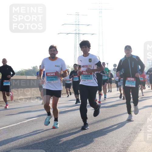 03.10.2025 - Köhlbrandbrückenlauf Luisa Fischer http://msf.ph/oto/8989697 03.10.2025 10:12:59 Position 3 1142, 3338, 24, 1112, 1175, 1 meine-sportfotos.de